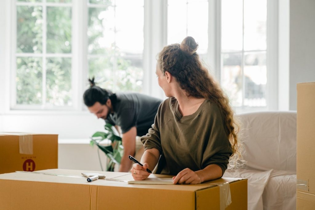 people moving in to a house